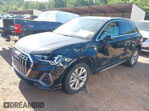 2024 Audi Q3 S line Premium z VIN WA1DECF35R1095131, wystawiony jako IAAI lot #42313681 z przebiegiem 31 510 mil mil oraz . Historia ofert i sprzedaży dostępna na DreamBid. Obrazek 6.