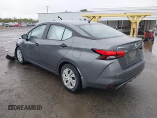 2022 Nissan Versa S z VIN 3N1CN8DV9NL821341, wystawiony jako IAAI lot #41963545 z przebiegiem 49 159 mil mil oraz . Historia ofert i sprzedaży dostępna na DreamBid. Obrazek 3.