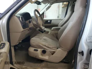 2003 Ford Expedition Special Service z VIN 1FMPU16L93LB57678, wystawiony jako Copart lot #44445405 z przebiegiem 287 781 mil mil oraz Szkoda całkowita • Salvage title. Historia ofert i sprzedaży dostępna na DreamBid. Obrazek 7.