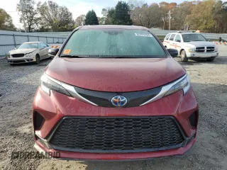 2024 Toyota Sienna XSE with VIN 5TDXSKFC4RS112915, listed as a Copart auction lot 82203294 with 0 mi miles and Salvage Title. Bid and sale history available at carsss.com. Image 5.