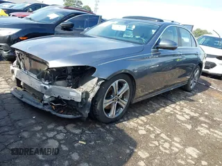 2018 Mercedes-Benz E 300 с VIN WDDZF4JB6JA301158, выставлен на аукционе IAAI как лот 42150013 с пробегом 80 872 миль миль и . История ставок и продаж доступна на DreamBid. Изображение 2.