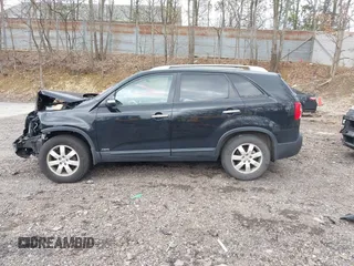 2013 Kia Sorento LX with VIN 5XYKTCA66DG417238, listed as a IAAI auction lot 41992513 with 166,134 mi miles. Bid and sale history available at carsss.com. Image 14.