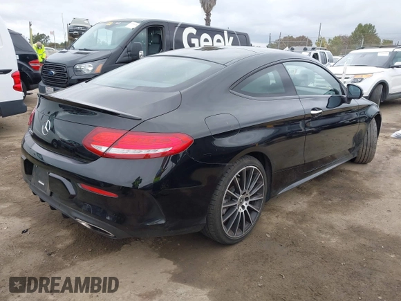 2018 Mercedes-Benz C 300 z VIN WDDWJ4JB8JF735845, wystawiony jako IAAI lot #42064145 z przebiegiem 61 523 mil mil oraz . Historia ofert i sprzedaży dostępna na DreamBid. Obrazek 4.