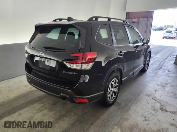 2023 Subaru Forester Premium z VIN JF2SKAEC4PH483310, wystawiony jako IAAI lot #42802154 z przebiegiem 93 144 mil mil oraz . Historia ofert i sprzedaży dostępna na DreamBid. Obrazek 17.