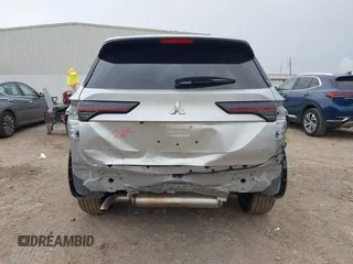 2025 Mitsubishi Outlander SEL z VIN JA4J3VA81SZ015726, wystawiony jako IAAI lot #42392744 z przebiegiem 4004 mil mil oraz . Historia ofert i sprzedaży dostępna na DreamBid. Obrazek 17.