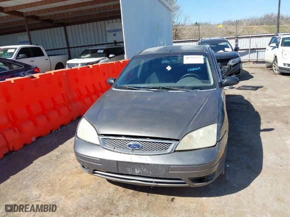 2005 Ford Focus S with VIN 1FAFP34N25W293777, listed as a IAAI auction lot 41795232 with 175,870 mi miles. Bid and sale history available at carsss.com. Image 11.