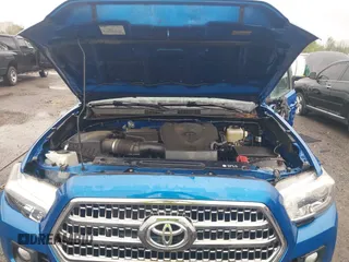 2017 Toyota Tacoma SR5 with VIN 5TFCZ5AN5HX104657, listed as a IAAI auction lot 41937797 with 116,320 mi miles and . Bid and sale history available at carsss.com. Image 10.