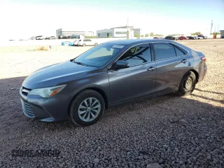 2017 Toyota Camry XLE z VIN 4T1BF1FK6HU276074, wystawiony jako Copart lot #61068045 z przebiegiem 256 049 mil mil oraz Czysty tytuł • Clean title. Historia ofert i sprzedaży dostępna na DreamBid. Obrazek 1.