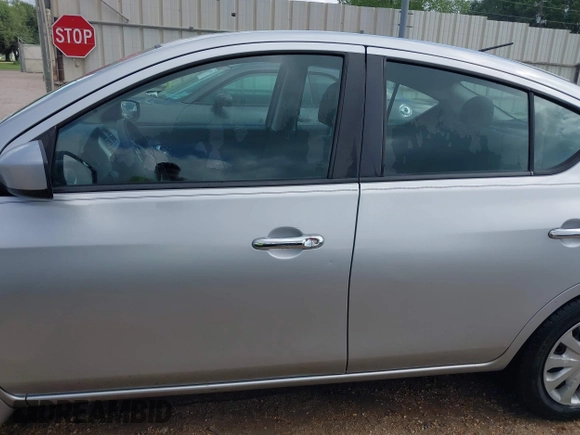 2016 Nissan Versa S Plus with VIN 3N1CN7AP1GL860010, listed as a IAAI auction lot 42059736 with 122,622 mi miles. Bid and sale history available at carsss.com. Image 14.