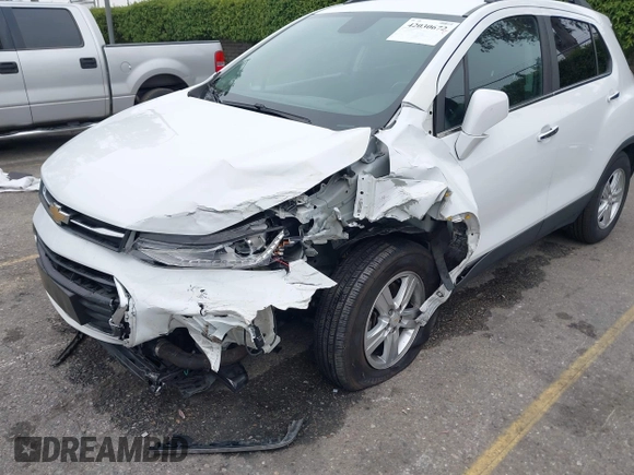 2020 Chevrolet Trax LT with VIN KL7CJLSB7LB008290, listed as a IAAI auction lot 42030672 with 50,739 mi miles. Bid and sale history available at carsss.com. Image 6.