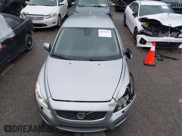 2013 Volvo C30 T5 z VIN YV1672MK7D2305755, wystawiony jako IAAI lot #40835932 z przebiegiem 93 975 mil mil oraz . Historia ofert i sprzedaży dostępna na DreamBid. Obrazek 12.