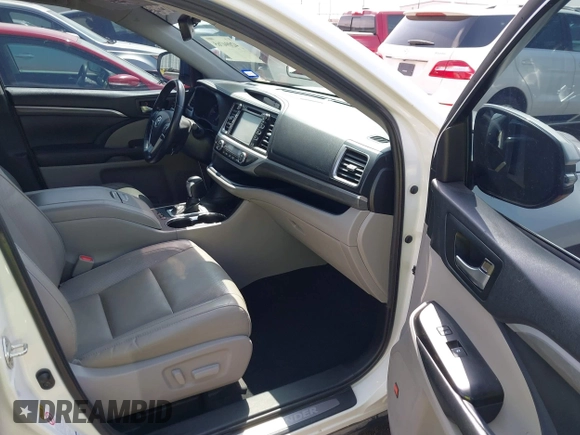 2019 Toyota Highlander Limited with VIN 5TDDZRFH5KS958544, listed as a IAAI auction lot 42094765 with 110,364 mi miles and . Bid and sale history available at DreamBid. Image 5.