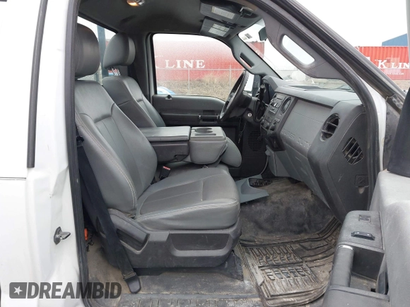 2012 Ford Super Duty F-250 SRW XL with VIN 1FTBF2AT5CEB92423, listed as a IAAI auction lot 41464036 with 151,652 mi miles. Bid and sale history available at carsss.com. Image 5.