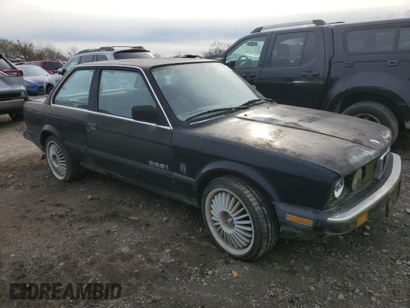 1988 BMW 3 Series z VIN WBAAB6400J8228236, wystawiony jako Copart lot #82770724 z przebiegiem 194 712 mil mil oraz Czysty tytuł • Clean title. Historia ofert i sprzedaży dostępna na DreamBid. Obrazek 4.