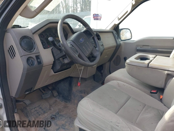 2008 Ford F-250 XL z VIN 1FTNF20598EE50997, wystawiony jako IAAI lot #41509936 z przebiegiem 116 485 mil mil oraz . Historia ofert i sprzedaży dostępna na DreamBid. Obrazek 5.
