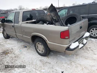 2003 GMC Sonoma SLS with VIN 1GTCS19X738237992, listed as a IAAI auction lot 41345031 with 154,597 mi miles. Bid and sale history available at carsss.com. Image 3.