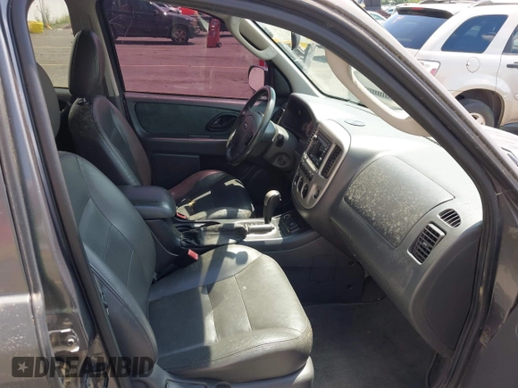 2006 Ford Escape Hybrid z VIN 1FMCU96H86KA52519, wystawiony jako IAAI lot #42443003 z przebiegiem 162 469 mil mil oraz . Historia ofert i sprzedaży dostępna na DreamBid. Obrazek 5.
