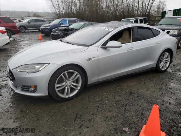 2013 Tesla Model S with VIN 5YJSA1DN9DFP27145, listed as a Copart auction lot 43459425 with 0 miles and Clean Title. Bid and sale history available at carsss.com. Image 1.
