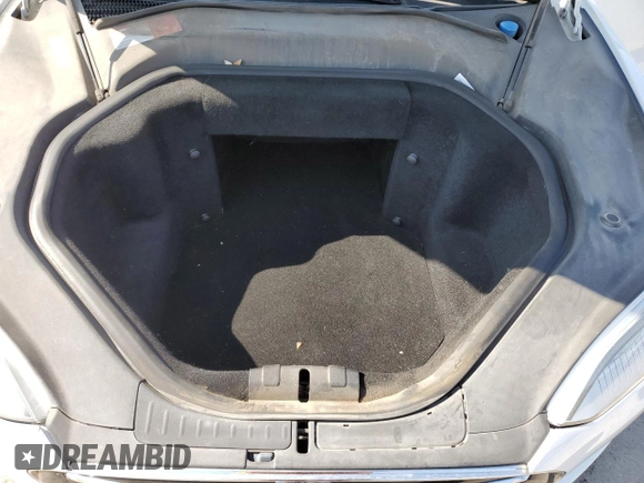 2014 Tesla Model S 60 с VIN 5YJSA1H16EFP45983, выставлен на аукционе Copart как лот 52256635 с пробегом 159 948 миль миль и Списание • Salvage title. История ставок и продаж доступна на DreamBid. Изображение 12.