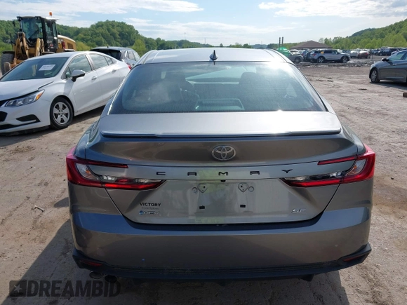 2025 Toyota Camry LE z VIN 4T1DAACK9SU518259, wystawiony jako IAAI lot #42225124 z przebiegiem 222 mil mil oraz . Historia ofert i sprzedaży dostępna na DreamBid. Obrazek 17.