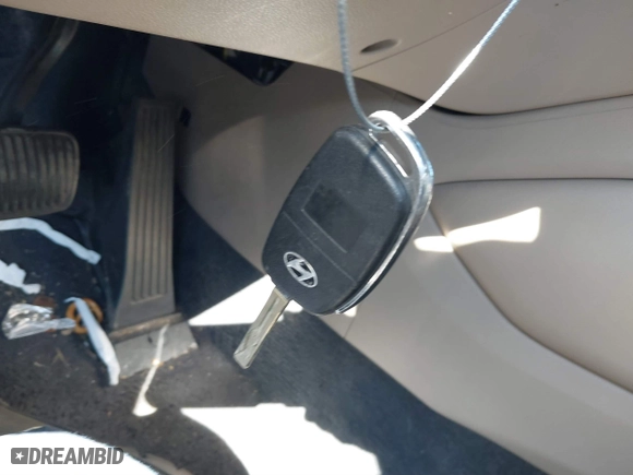 2016 Hyundai Tucson SE with VIN KM8J23A48GU127546, listed as a IAAI auction lot 41813750 with 108,107 mi miles. Bid and sale history available at carsss.com. Image 11.