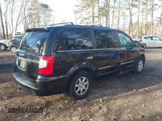 2012 Chrysler Town & Country Touring with VIN 2C4RC1BG0CR212650, listed as a IAAI auction lot 41447272 with 231,658 mi miles. Bid and sale history available at carsss.com. Image 4.