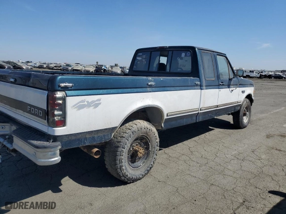 1996 Ford F-250 HD with VIN 1FTHX26G3TEA45584, listed as a Copart auction lot 72019594 with 160,122 mi miles and Clean Title. Bid and sale history available at carsss.com. Image 3.