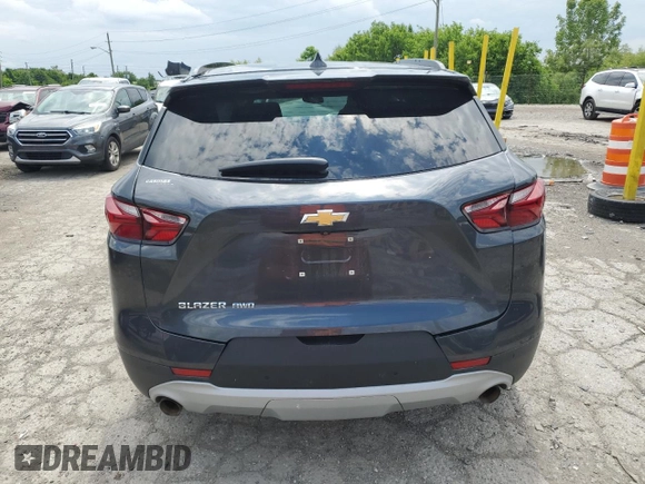 2022 Chevrolet Blazer LT z VIN 3GNKBHR47NS164795, wystawiony jako Copart lot #58703495 z przebiegiem Nie podano mil oraz Szkoda całkowita • Salvage title. Historia ofert i sprzedaży dostępna na DreamBid. Obrazek 6.