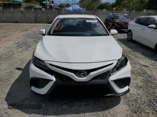 2024 Toyota Camry SE with VIN 4T1G11AK0RU877722, listed as a Copart auction lot 44917674 with 743 mi miles and Clean Title. Bid and sale history available at carsss.com. Image 5.