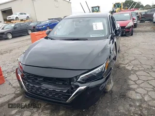 2025 Nissan Sentra S z VIN 3N1AB8BV7SY218700, wystawiony jako IAAI lot #41264762 z przebiegiem 11 055 mil mil oraz . Historia ofert i sprzedaży dostępna na DreamBid. Obrazek 12.