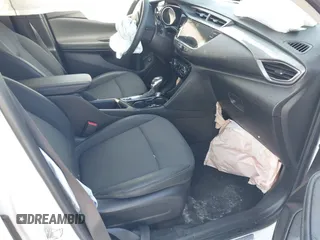 2022 Buick Encore GX Select с VIN KL4MMDSL7NB104429, выставлен на аукционе IAAI как лот 41997126 с пробегом 22 488 миль миль и . История ставок и продаж доступна на DreamBid. Изображение 5.