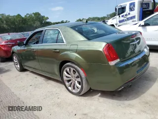 2018 Chrysler 300 Touring L z VIN 2C3CCAAG3JH190982, wystawiony jako Copart lot #54685645 z przebiegiem 125 839 mil mil oraz Szkoda całkowita • Salvage title. Historia ofert i sprzedaży dostępna na DreamBid. Obrazek 2.