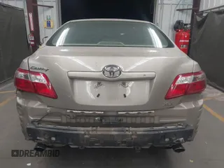2007 Toyota Camry LE z VIN 4T1BK46K27U006559, wystawiony jako IAAI lot #42250629 z przebiegiem 175 389 mil mil oraz . Historia ofert i sprzedaży dostępna na DreamBid. Obrazek 17.
