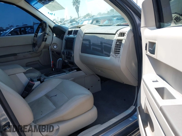 2008 Ford Escape Hybrid с VIN 1FMCU59H48KB09466, выставлен на аукционе IAAI как лот 42597739 с пробегом 145 559 миль миль и . История ставок и продаж доступна на DreamBid. Изображение 5.