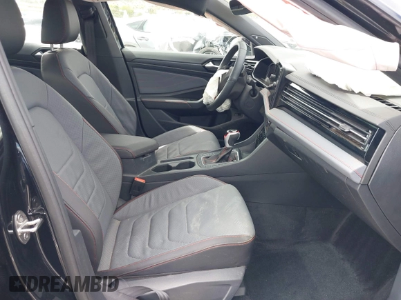 2025 Volkswagen Jetta GLI Autobahn z VIN 3VW2T7BU9SM003551, wystawiony jako IAAI lot #41808269 z przebiegiem 4 038 mil mil oraz . Historia ofert i sprzedaży dostępna na DreamBid. Obrazek 5.