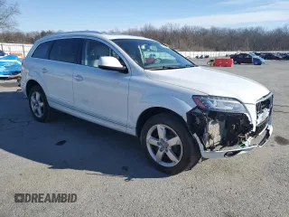 2013 Audi Q7 3.0L TDI Premium Plus with VIN WA1LMAFE1DD005811, listed as a Copart auction lot 45564065 with 88,604 mi miles and Salvage Title. Bid and sale history available at carsss.com. Image 4.