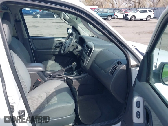 2006 Ford Escape Hybrid with VIN 1FMYU96H96KD56271, listed as a IAAI auction lot 41981621 with 156,825 mi miles and . Bid and sale history available at DreamBid. Image 5.