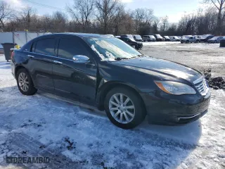 2013 Chrysler 200 Limited with VIN 1C3CCBCG3DN701119, listed as a Copart auction lot 44256715 with 93,147 mi miles and Clean Title. Bid and sale history available at carsss.com. Image 4.