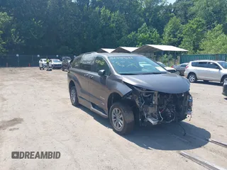 2021 Toyota Sienna LE with VIN 5TDKRKEC8MS073164, listed as a IAAI auction lot 42584688 with 40,604 mi miles and . Bid and sale history available at DreamBid. Image 1.