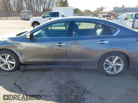 2014 Nissan Altima 2.5 with VIN 1N4AL3AP7EN240705, listed as a IAAI auction lot 41881013 with 94,455 mi miles. Bid and sale history available at carsss.com. Image 6.