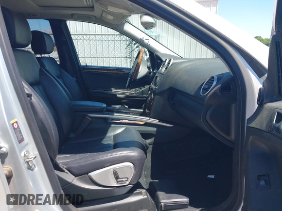 2006 Mercedes-Benz M 350 z VIN 4JGBB86E56A029996, wystawiony jako IAAI lot #42314878 z przebiegiem 213 201 mil mil oraz . Historia ofert i sprzedaży dostępna na DreamBid. Obrazek 5.