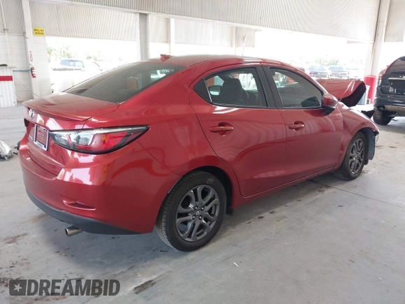 2019 Toyota Yaris L z VIN 3MYDLBYVXKY524593, wystawiony jako IAAI lot #42301508 z przebiegiem 45 596 mil mil oraz . Historia ofert i sprzedaży dostępna na DreamBid. Obrazek 4.