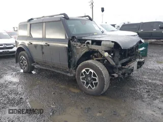 2022 Ford Bronco with VIN 1FMEE5BP9NLB60734, listed as a IAAI auction lot 41294752 with 17,619 mi miles. Bid and sale history available at carsss.com. Image 1.