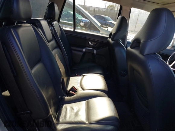 2007 Volvo XC90 I6 z VIN YV4CZ982671330479, wystawiony jako IAAI lot #40791913 z przebiegiem 234 077 mil mil oraz . Historia ofert i sprzedaży dostępna na DreamBid. Obrazek 8.