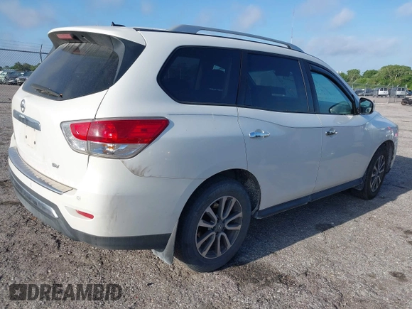 2013 Nissan Pathfinder SV with VIN 5N1AR2MNXDC646674, listed as a IAAI auction lot 41958586 with 238,257 mi miles. Bid and sale history available at carsss.com. Image 4.