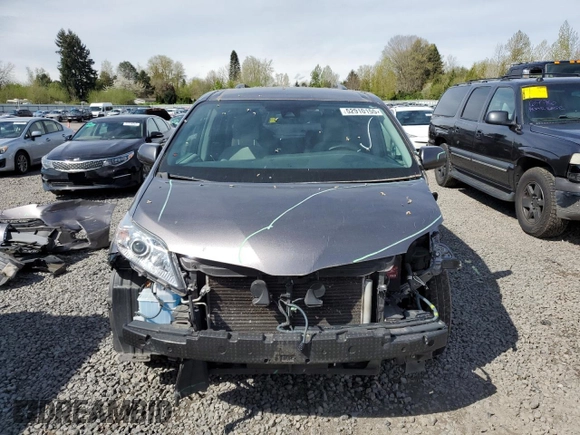 2019 Toyota Sienna LE Auto Access Seat with VIN 5TDKZ3DC1KS009648, listed as a Copart auction lot 52910155 with 68,417 mi miles and Salvage Title. Bid and sale history available at DreamBid. Image 5.