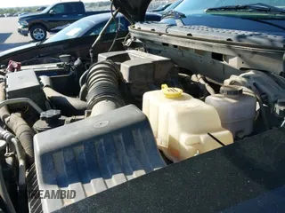 2013 Ford F-150 SVT Raptor z VIN 1FTFW1R68DFC03131, wystawiony jako IAAI lot #43321375 z przebiegiem 162 975 mil mil oraz . Historia ofert i sprzedaży dostępna na DreamBid. Obrazek 20.