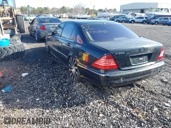 2004 Mercedes-Benz S-Class 5.0L with VIN WDBNG75J24A414813, listed as a IAAI auction lot 41911565 with 999,999 mi miles. Bid and sale history available at carsss.com. Image 3.