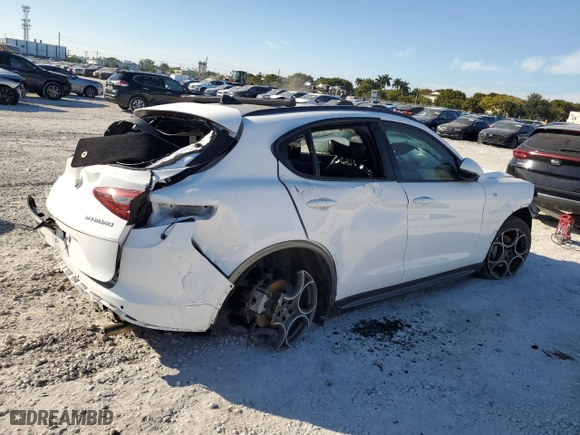 2023 Alfa Romeo Stelvio Ti with VIN ZASPAKBN0P7D55209, listed as a Copart auction lot 42731105 with 0 mi miles and Non Repairable. Bid and sale history available at carsss.com. Image 3.
