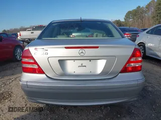 2005 Mercedes-Benz C 320 с VIN WDBRF64JX5F565631, выставлен на аукционе IAAI как лот 41416724 с пробегом 154 981 миль миль и . История ставок и продаж доступна на DreamBid. Изображение 17.